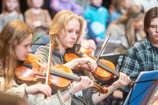Makers - Symfonica in D - 2 jonge violisten